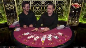 Een van de live blackjack versies is Party Blackjack, met twee croupiers