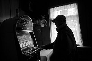 Vrouw wint paar honderd euro in casino, maar wordt gelijk bestolen